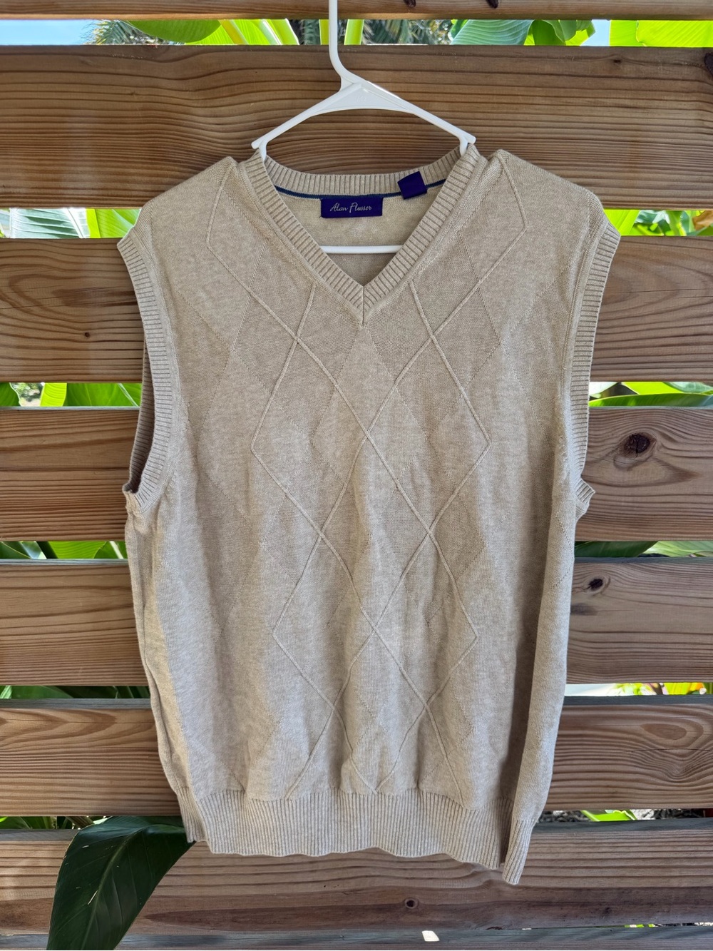 Alan Flusser Men's Cream Argyle V-Neck Sweater Vest